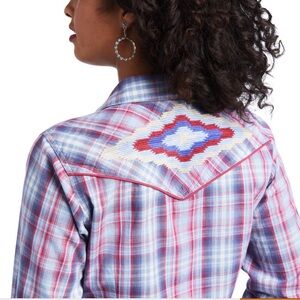 Women’s Ariat REAL Cornflower Plaid Western Shirt with Embroidered Back. Size L.